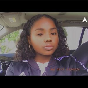 Meet your Posher, Ava